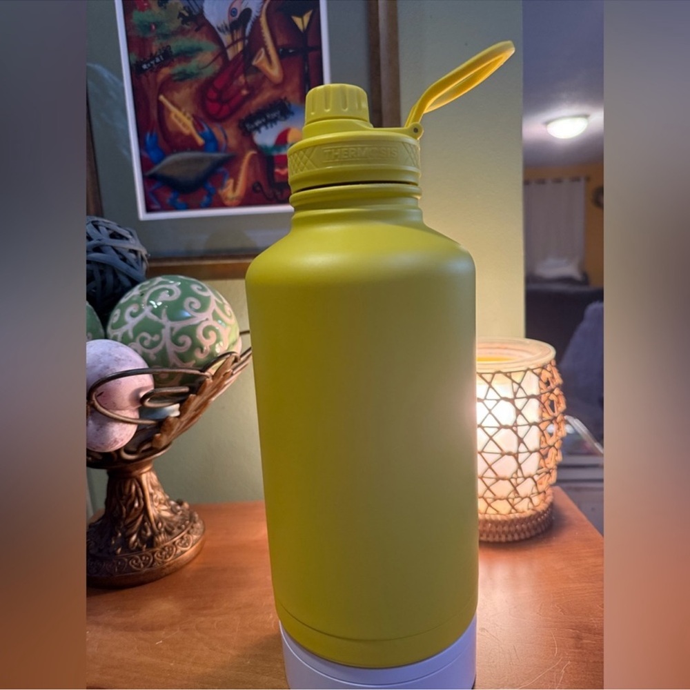 Thermosis Half Gallon Insulated
Water Bottle With Crossbody Sleeve 64oz - Picture 11 of 16